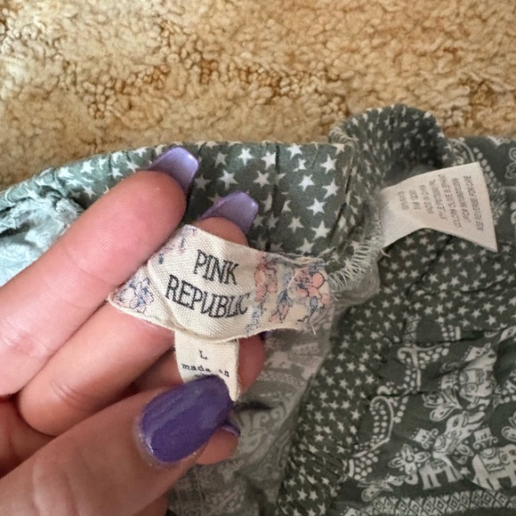 Patterned Shorts - Picture 2 of 2